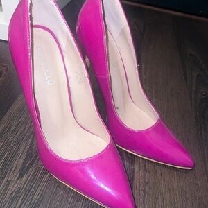 Valentino Patent Pointed-Toe Pumps in Fuchsia Pink